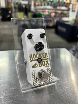 Outlaw Rocker Box Tremolo