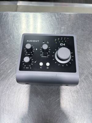 DTM・DAW Audient iD4 MKII USB Audio Interface Buy AUDIENT ID4 MkII - USB | Canada Authorized dealer – Studio