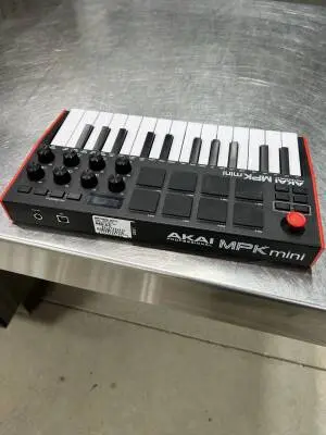 Akai - MPKMINI MKIII 2