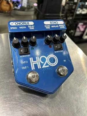 TRUETONE H2O LIQUID CHORUS AND ECHO