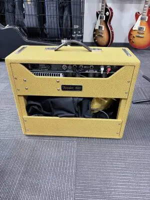 Fender - 217-2000-013 2