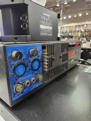 QSC MODEL 1400 POWER AMP 2