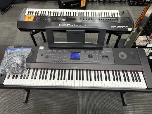 Yamaha - DGX660 B