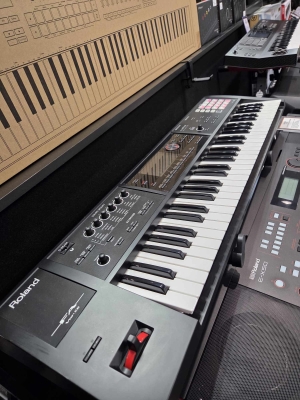 Roland - FA-06