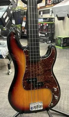 Squier - FRETLESS VINTAGE MODIFIED P BASS 2
