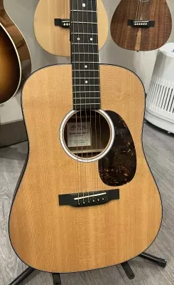 Martin Guitars - DREADNOUGHT JR (DJR-10E) 2
