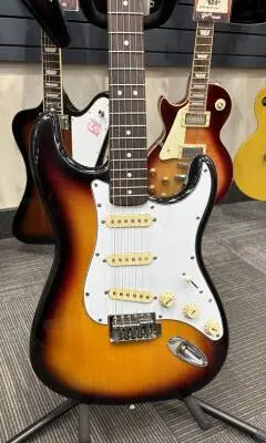 Squier Stratocaster Suburst 2