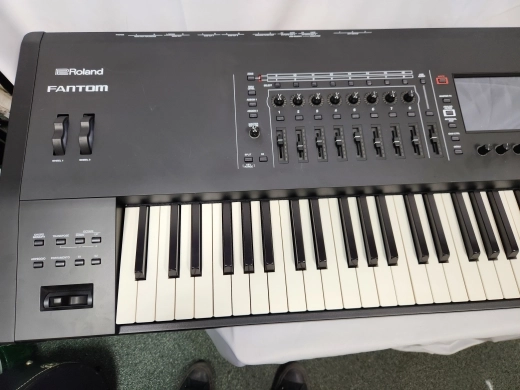 Roland - FANTOM-8 5