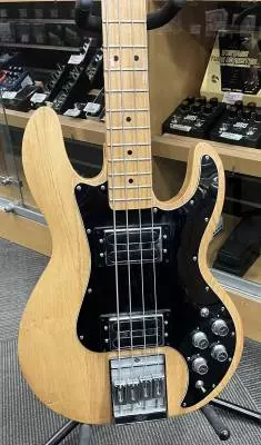 PEAVEY T-40 BASS 2