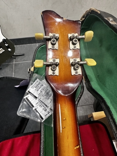 HOFNER 1966 BEATLE BASS W/CASE 6