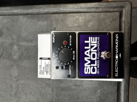 SMALLCLONE　Electro-Harmonix Electro-Harmonix Small Clone Analog Chorus Pedal (Demo by JJ