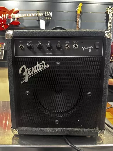 FENDER FRONTMAN 15B