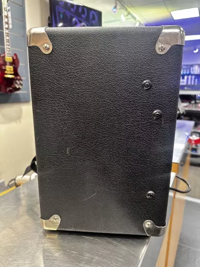 FENDER FRONTMAN 15B 2