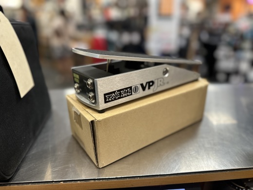【thefg180】ERNIE BALL VP JUNIOR 25K Ernie Ball VP JR. Tuner & Volume Pedal-White