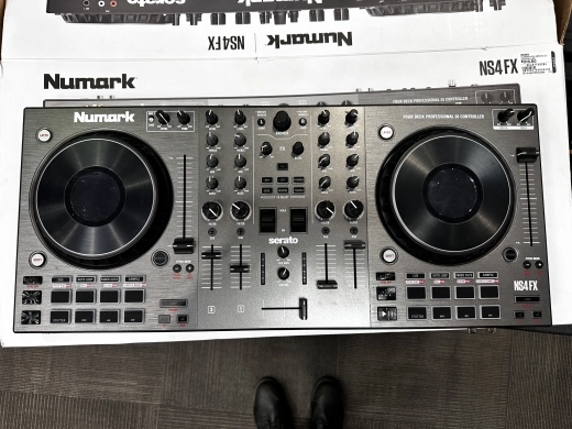 Numark - NS4FX 2