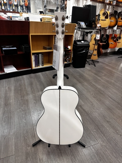 Martin 000-14F White 4