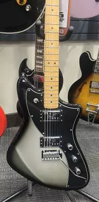 Fender - METEORA PLAYER PLUS 2