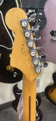 Fender - METEORA PLAYER PLUS 2