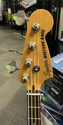 Squier - Classic Vibe 60's MUSTANG BASS 2