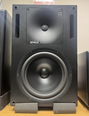 (PAIR) GENELEC 1032APM MONITORS (PAIR) 2