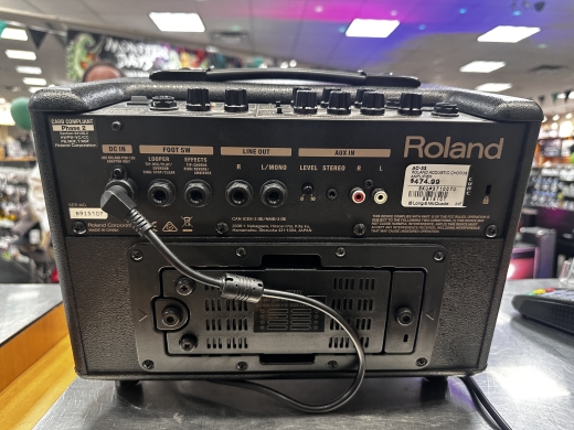 Roland - AC-33 3