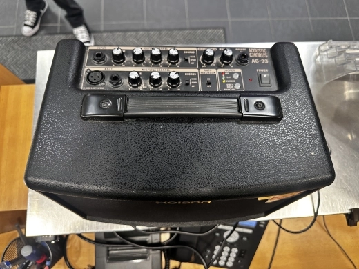 Roland - AC-33 2