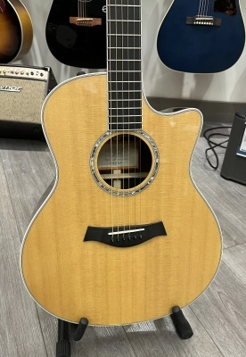 TAYLOR CUSTOM SHOP GRAND SYMPHONY W/ VENETIAN CUTAWAY 2