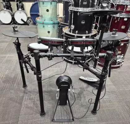 Alesis Nitro Kit with Mesh Pads and Bluetooth 2