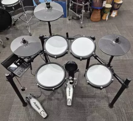 Alesis Nitro Kit with Mesh Pads and Bluetooth 2