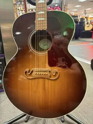 Gibson SJ-200 Studio Walnut Sunburst 2