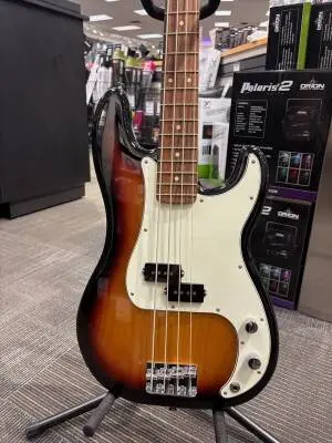 Fender Player P-Bass PF 3 Tone Sunburst 2