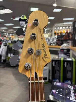 Fender Player P-Bass PF 3 Tone Sunburst 2