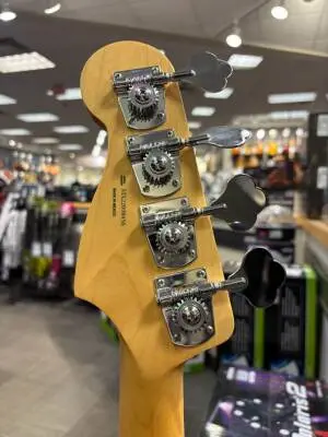 Fender Player P-Bass PF 3 Tone Sunburst 2