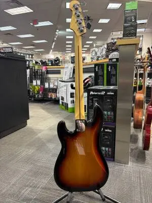 Fender Player P-Bass PF 3 Tone Sunburst 2