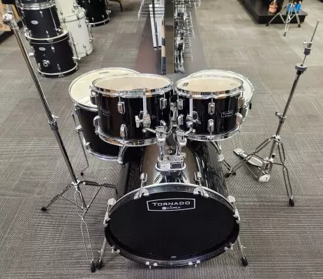 Mapex Tornado 22,10,12,16,SD w/Hardware in Black 3