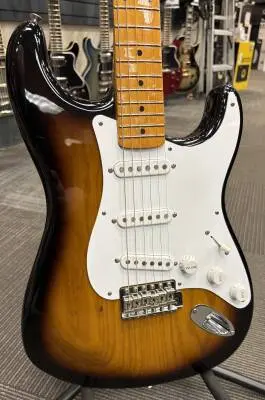 Fender - 70TH ANNIVERSARY AMERICAN VINTAGE II 1954 STRAT 2