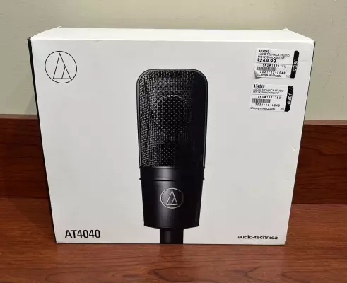 Audio-Technica - AT4040 condenser mic