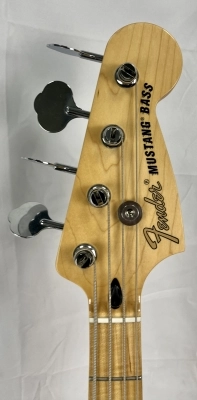 FENDER PLAYER SERIES MUSTANG BASS 2