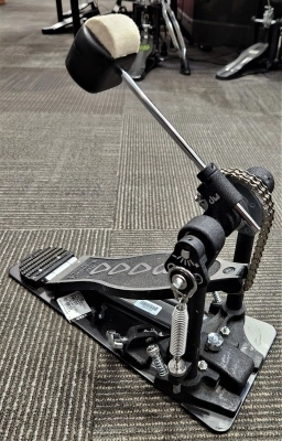 DW 3000 Series Single Bass Drum Pedal. 2