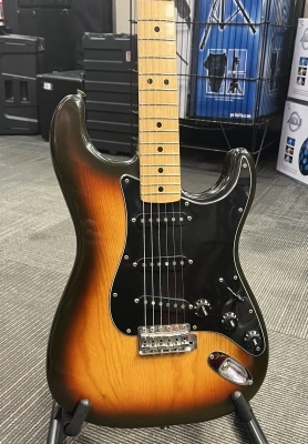 1979 FENDER STRATOCASTER W/CASE 2