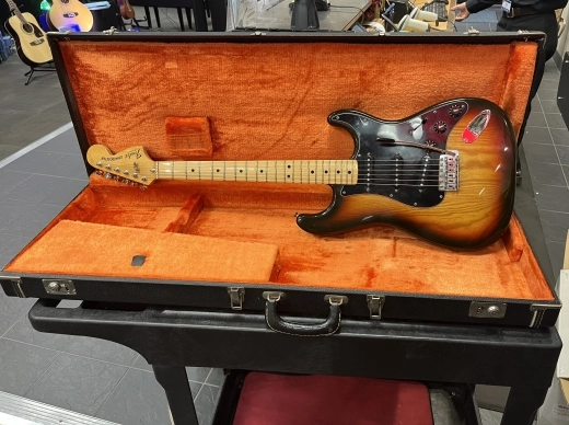 1979 FENDER STRATOCASTER W/CASE 6