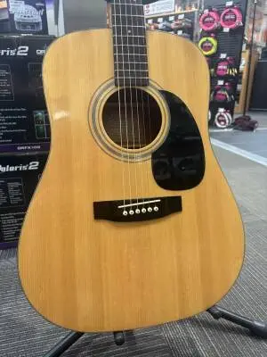 Takamine G330S 2