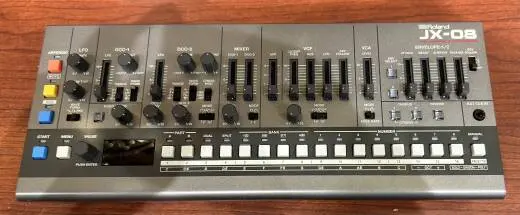 Roland - JX-08