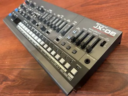 Roland - JX-08 2