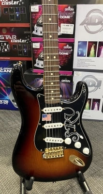 Fender - SRV STRATOCASTER 2