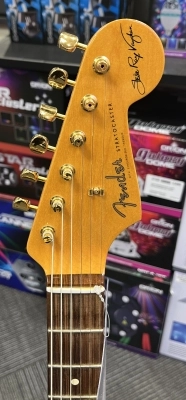 Fender - SRV STRATOCASTER 3