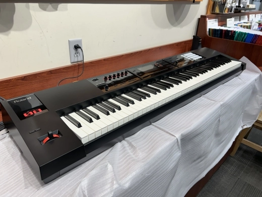 Roland - FA-08