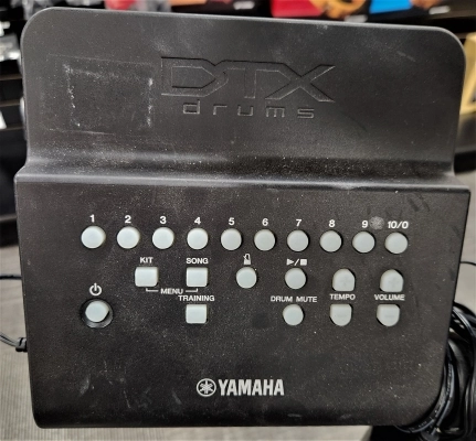 Yamaha DTX402K Electronic Drum Kit 3