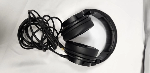 Mackie - MC-150 2