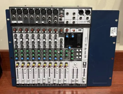 Soundcraft - SIGNATURE 12MTK  w/rackmount adapters